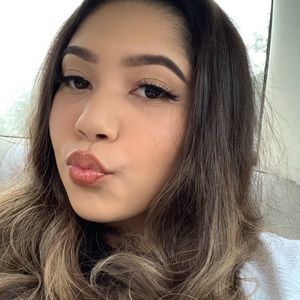 Meet your Posher, Elissa